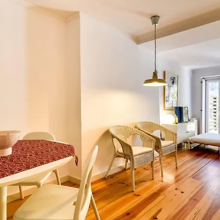 Cozy With Terrace In Bairro Alto *